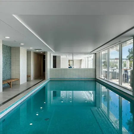Golden Tulip Euromed Отель Марсель
